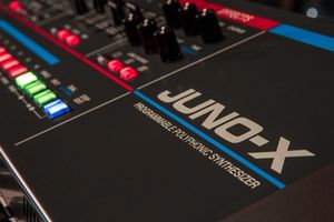 JUNO-X винтажный синтезатор